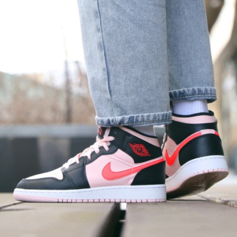 Jordan Kids Sneakers Black & Pink High-Top